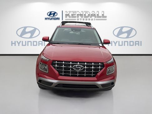 Used 2021 Hyundai Venue SEL FWD image 2