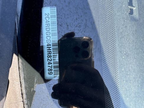 Used 2017 Dodge Grand Caravan SXT image 16