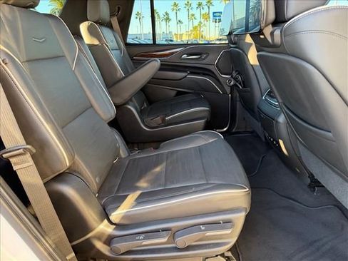Used 2021 Cadillac Escalade Premium Luxury image 13