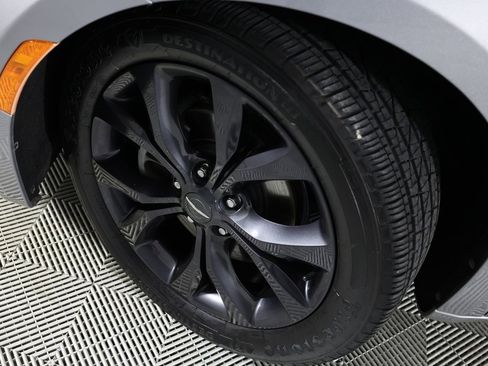 Used 2018 Chrysler Pacifica Touring Plus w/ S Appearance Package image 42