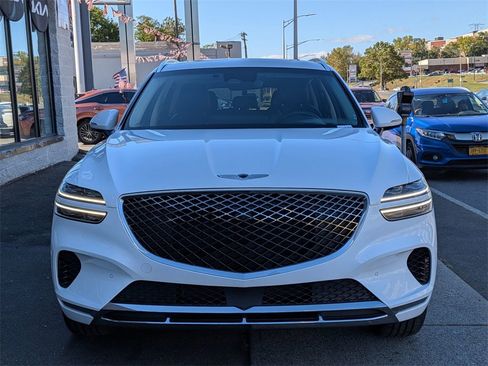 Used 2022 Genesis GV70 2.5T w/ Advanced Package image 3