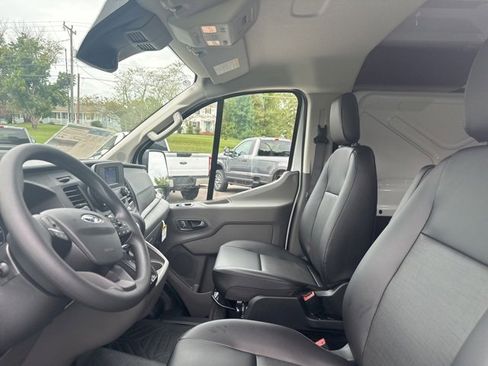 New 2025 Ford Transit 250 Low Roof image 17