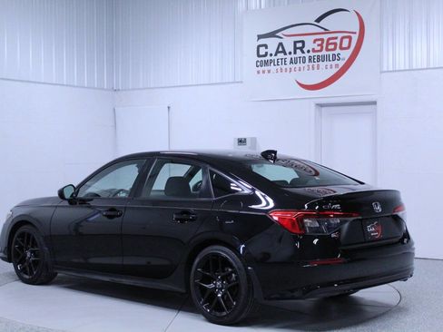 Used 2023 Honda Civic Sport image 4