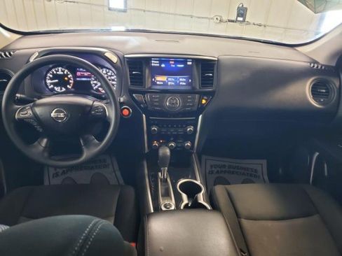 Used 2019 Nissan Pathfinder S AWD/4WD image 10