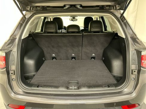 Used 2019 Jeep Compass Latitude image 21