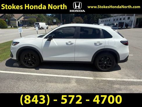 Used 2025 Honda HR-V Sport image 3