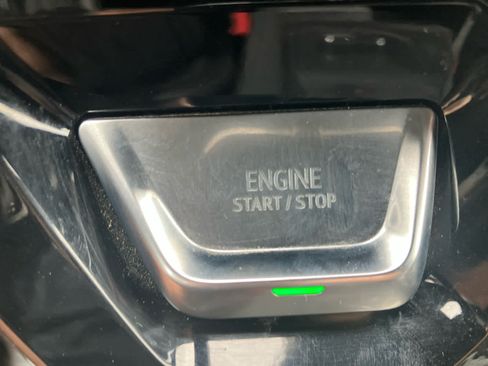 Used 2024 GMC Sierra 2500 AT4 w/ Technology Package AWD/4WD image 31