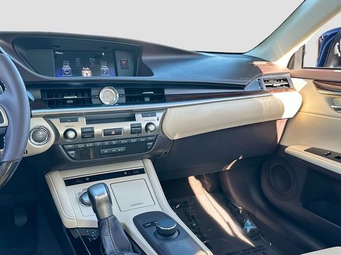 Used 2016 Lexus ES 350 w/ Premium Package w/Wood Trim image 23