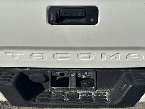 Used 2020 Toyota Tacoma SR image 18