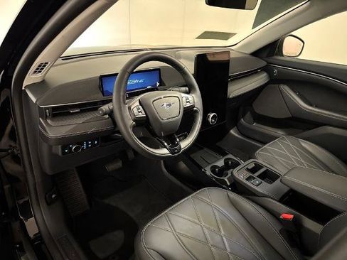 Certified 2025 Ford Mustang Mach-E Select w/ Comfort Package Lite image 5