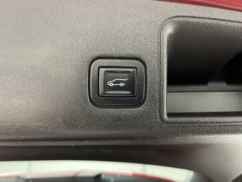 Used 2019 GMC Terrain Denali w/ Advanced Safety Package AWD/4WD image 34