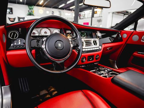 Used 2017 Rolls-Royce Dawn RWD image 53