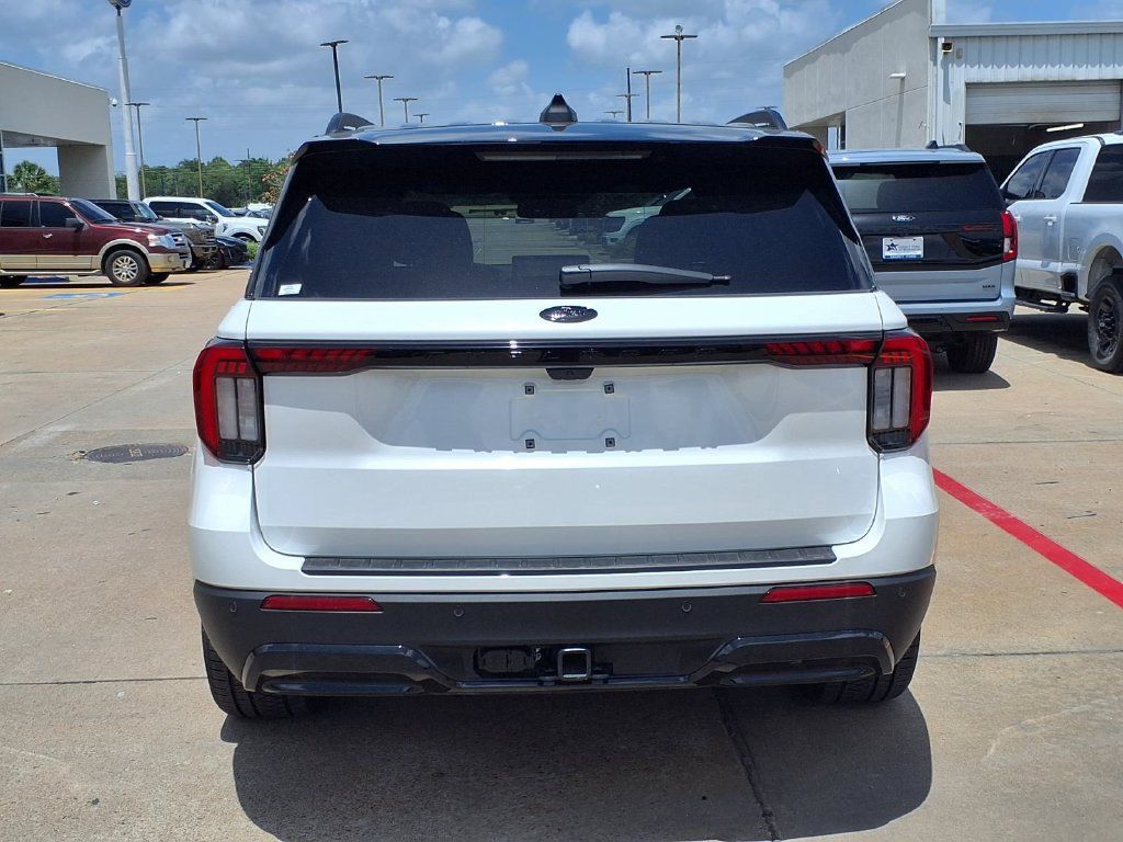 New 2026 Ford Explorer ST-Line w/ ST-Line Street Pack RWD image 5