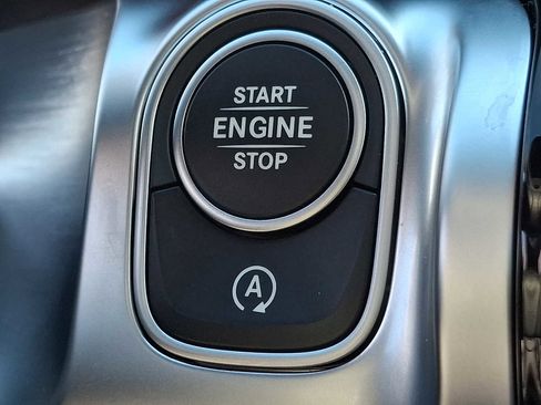 Used 2026 Mercedes-Benz GLB 250 4MATIC image 19