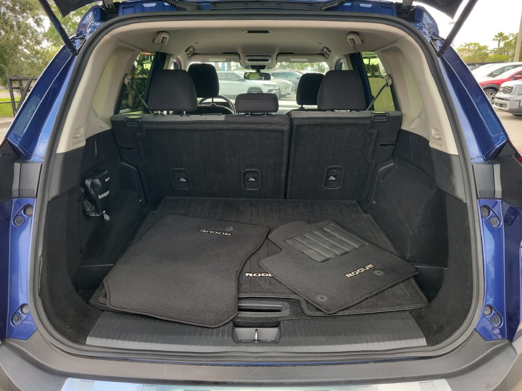 Certified 2023 Nissan Rogue SV FWD image 8