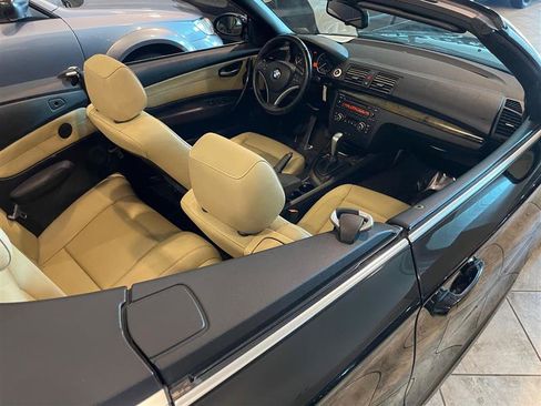 Used 2009 BMW 135i Convertible image 18