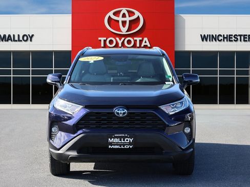 Used 2021 Toyota RAV4 XLE Premium image 5