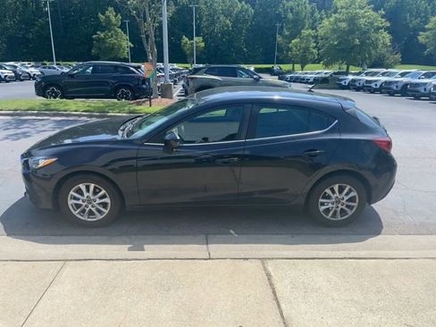 Used 2016 MAZDA MAZDA3 i Sport w/ Preferred Equipment Package FWD image 10
