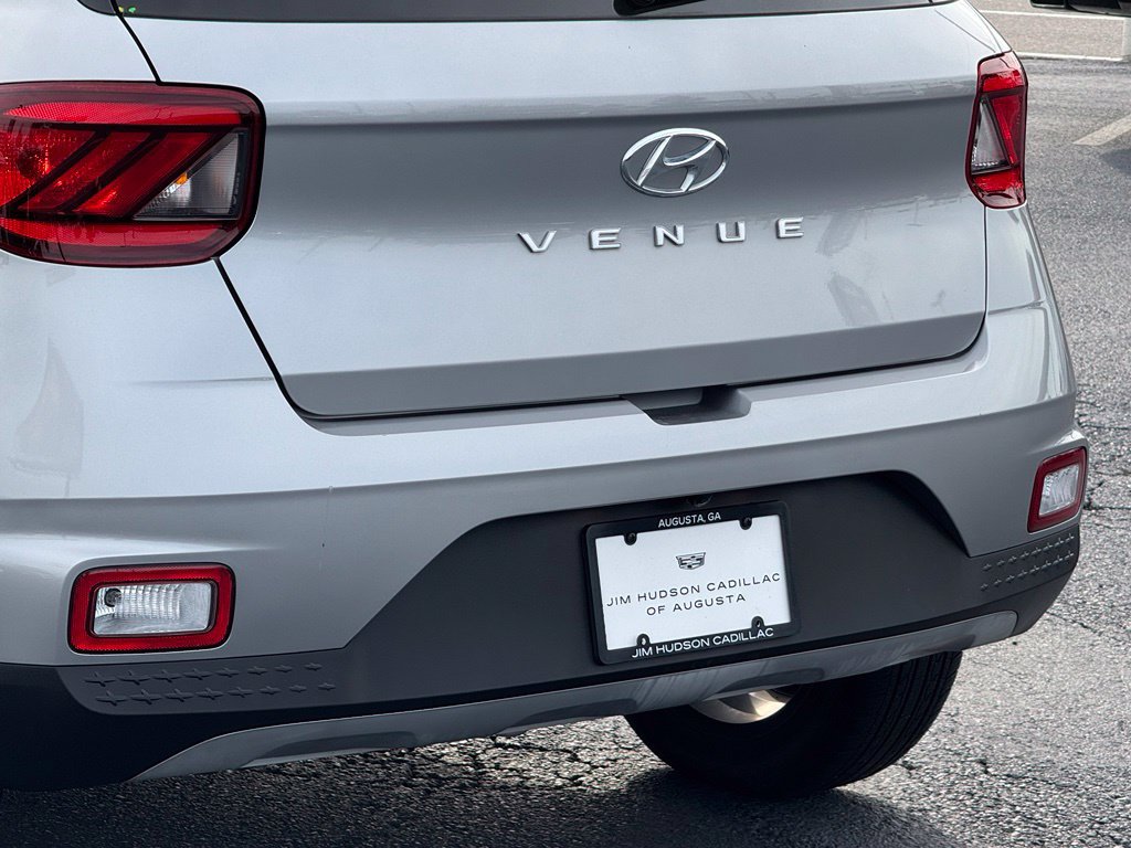 Used 2024 Hyundai Venue SEL FWD image 10