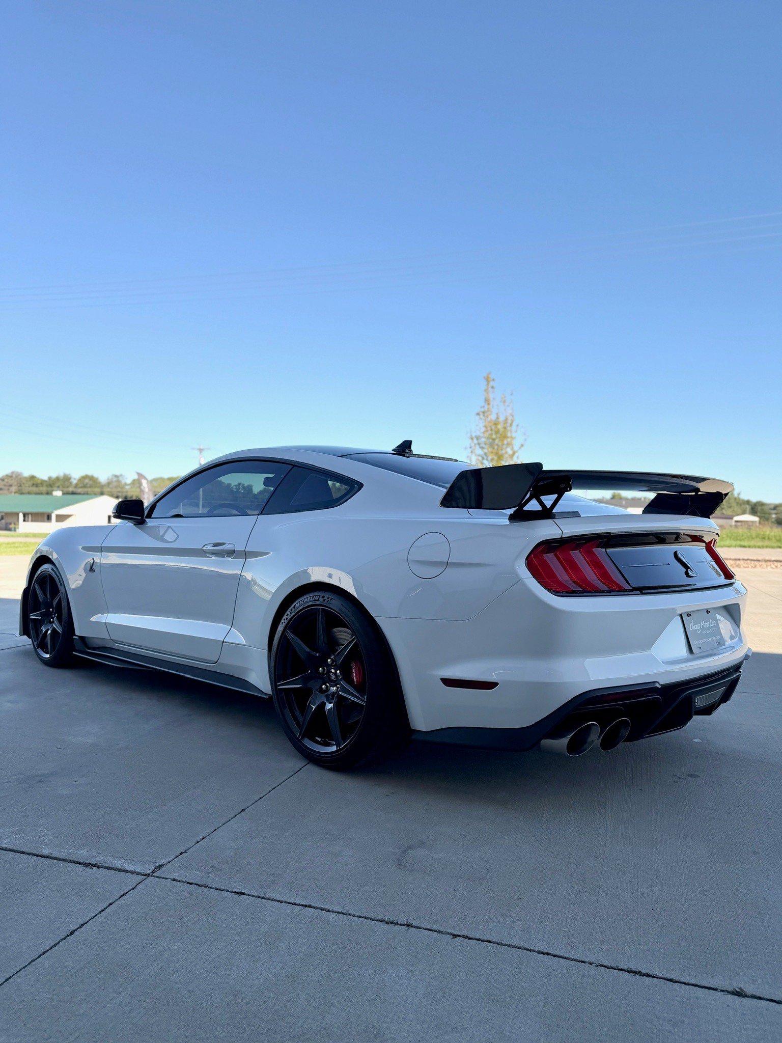 Used 2022 Ford Mustang Shelby GT500 w/ Carbon Fiber Track Pack RWD image 13
