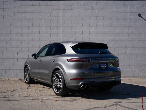 Certified 2022 Porsche Cayenne Turbo image 3