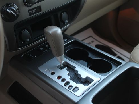 Used 2014 Nissan Armada Platinum image 27