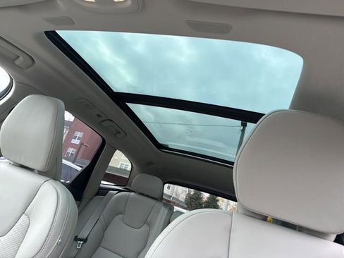 New 2026 Volvo XC60 B5 Ultra w/ Climate Package AWD/4WD image 13