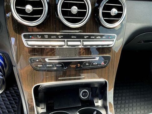 Used 2018 Mercedes-Benz GLC 300 4MATIC image 15