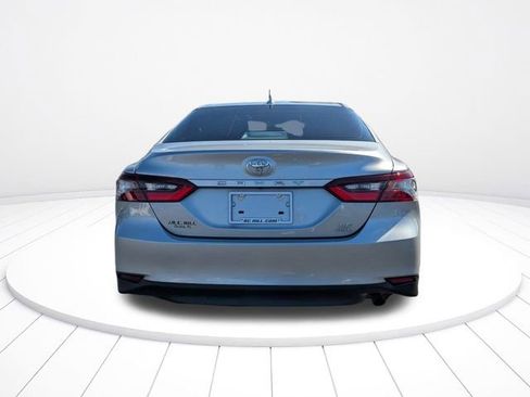 Used 2022 Toyota Camry LE AWD/4WD image 4