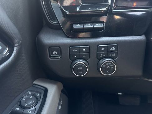 Used 2025 Chevrolet Silverado 1500 ZR2 w/ Technology Package image 19