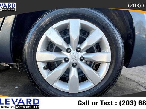 Used 2014 Toyota Corolla LE image 25