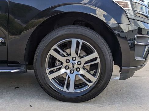 Used 2022 Ford Expedition Max Limited AWD/4WD image 12