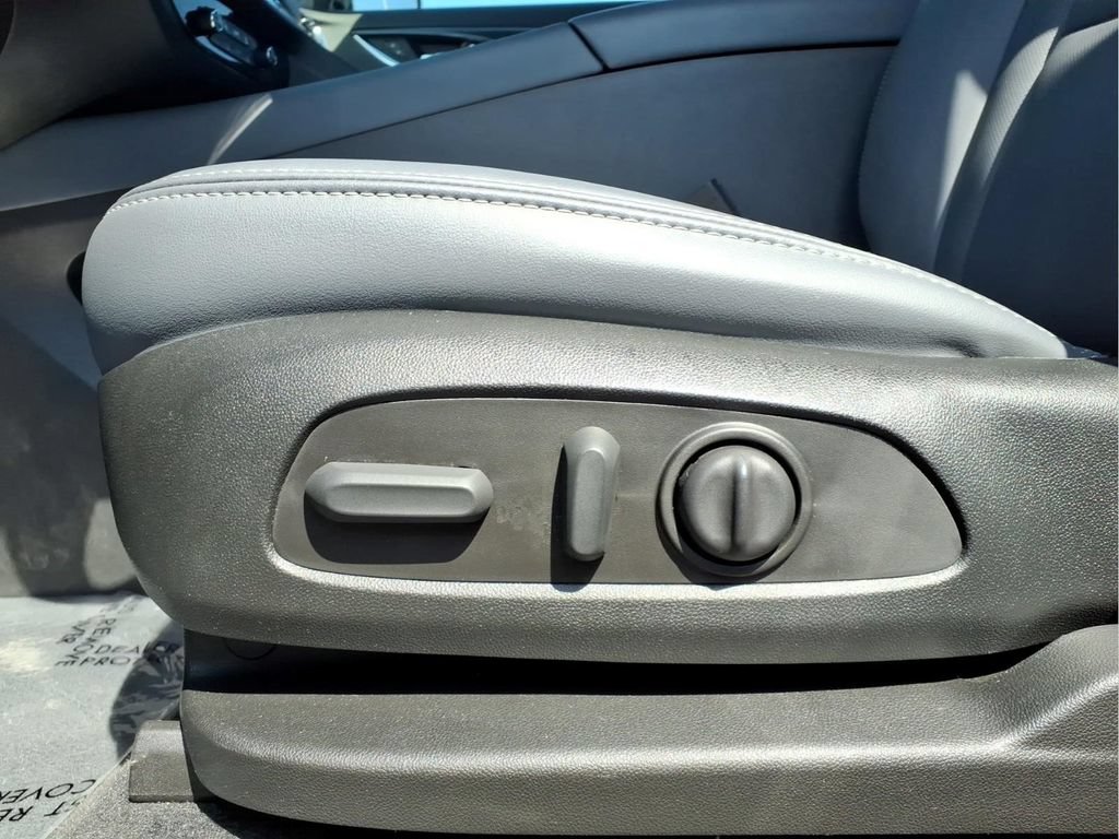Certified 2023 Buick Enclave Essence w/ Experience Buick Package FWD image 18