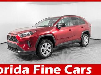 Used 2020 Toyota RAV4 LE video 1