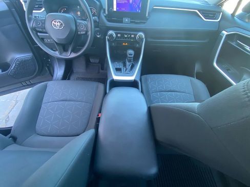 Used 2023 Toyota RAV4 XLE AWD/4WD image 11