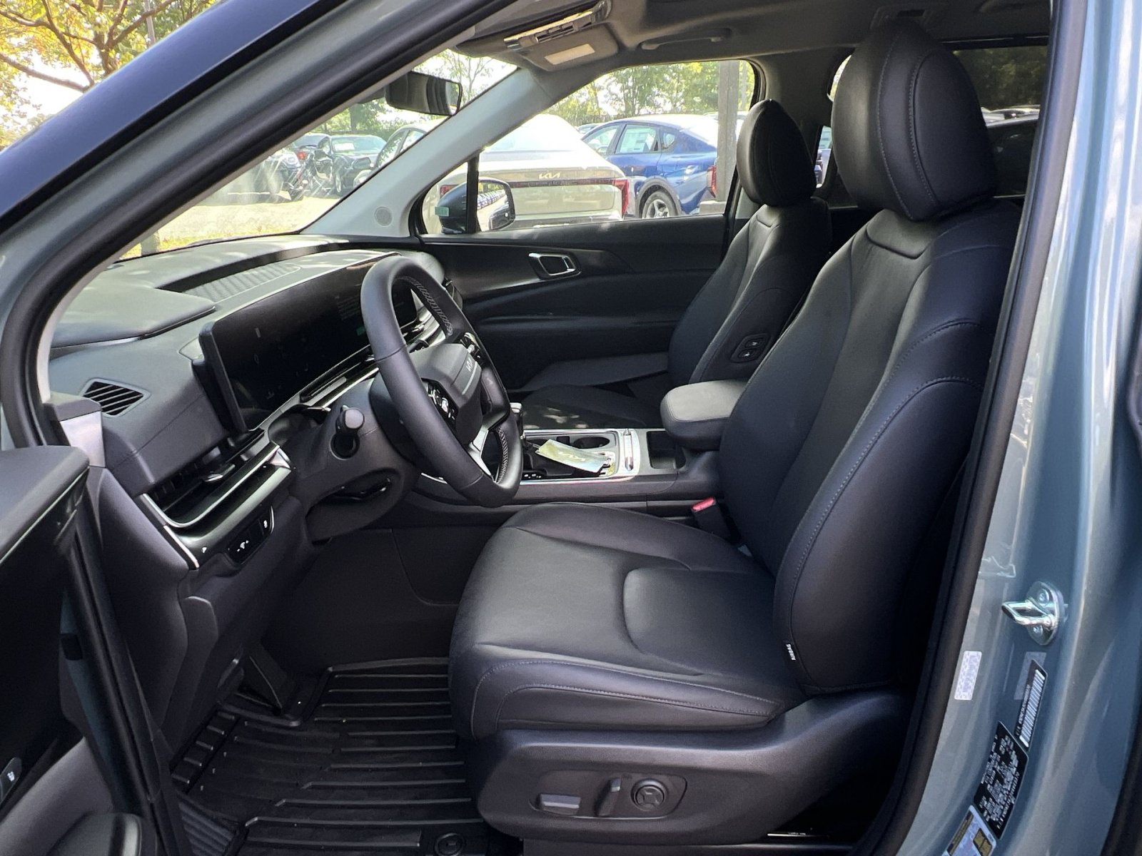 New 2027 Kia Carnival SX FWD image 18