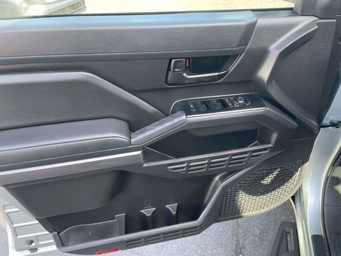 Used 2025 Toyota Tacoma SR5 AWD/4WD image 26