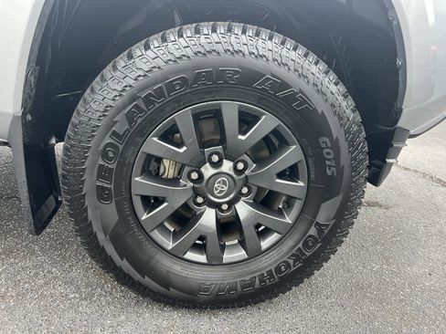 Used 2023 Toyota Tacoma SR5 w/ Technology Package AWD/4WD image 13