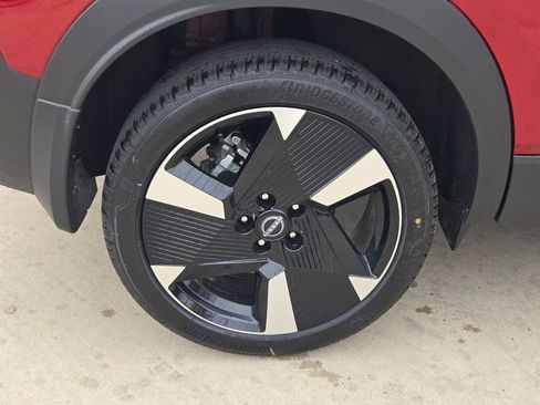 New 2026 Nissan Kicks SR FWD image 21
