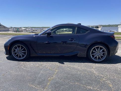 Used 2025 Subaru BRZ Limited RWD image 2