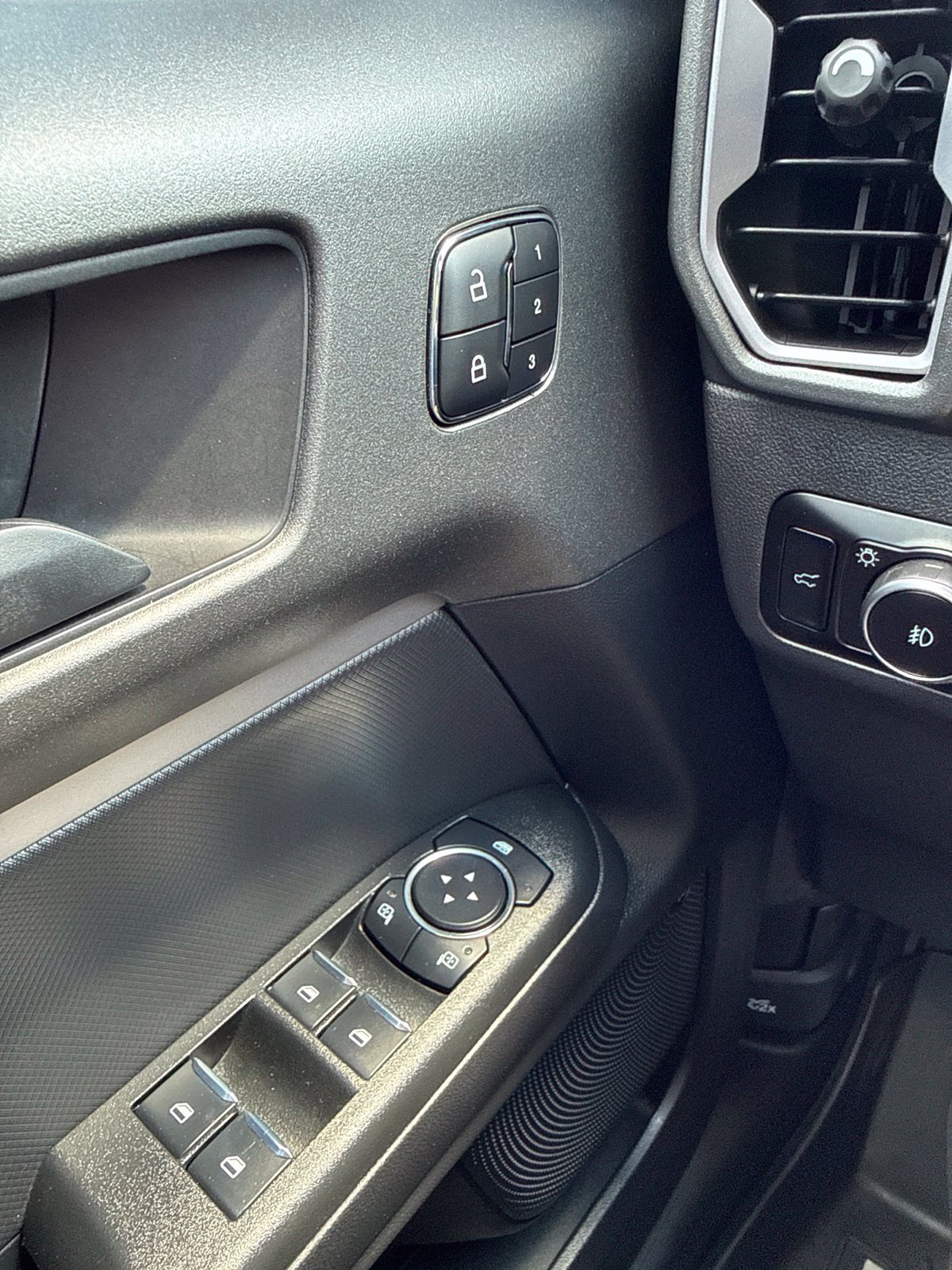 Used 2025 Ford Bronco Sport Outer Banks w/ Outer Banks Tech Package+ AWD/4WD image 10