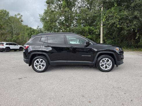 Certified 2025 Jeep Compass Latitude AWD/4WD image 2