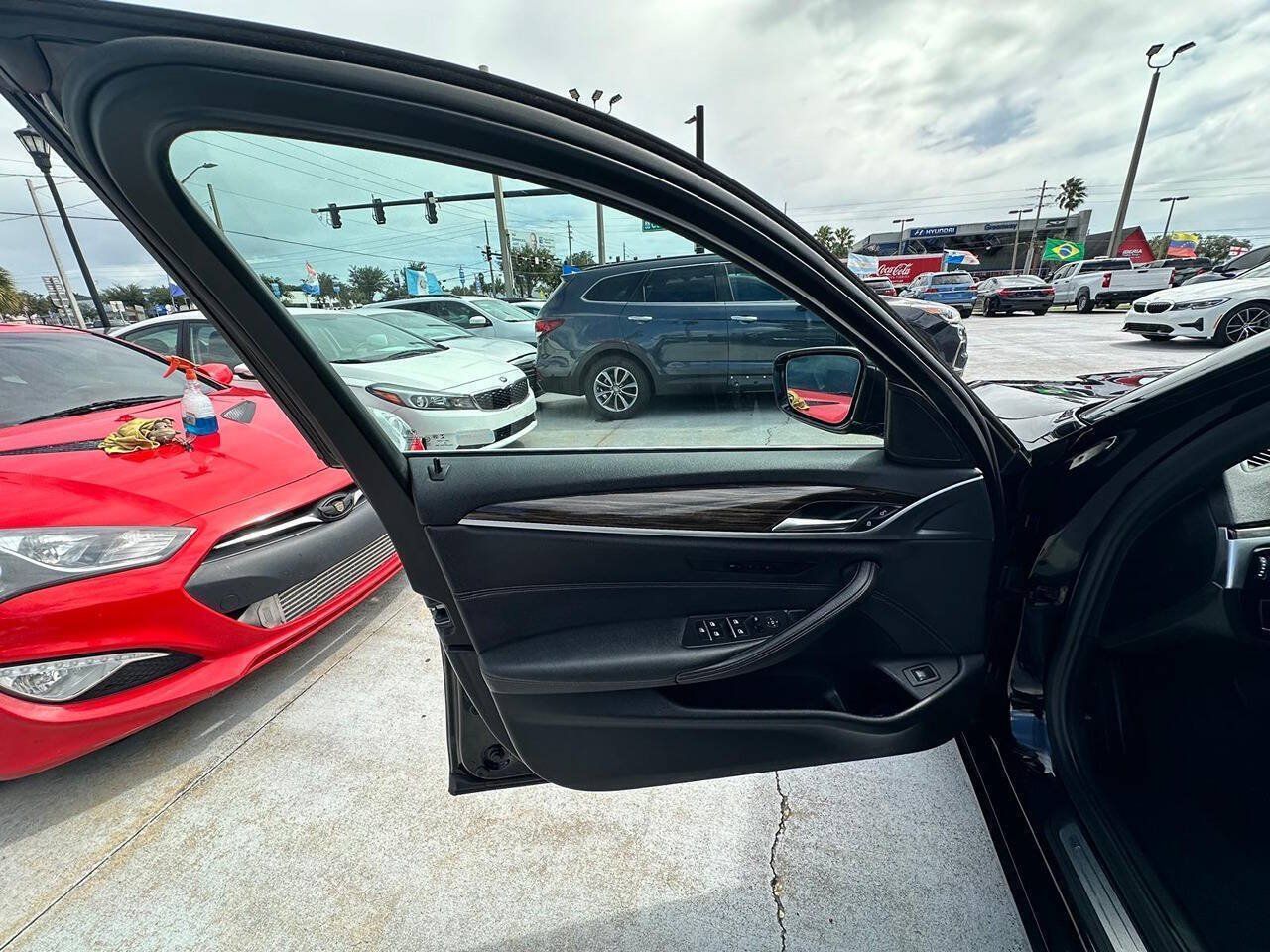 Used 2021 BMW 530i w/ Convenience Package RWD image 8