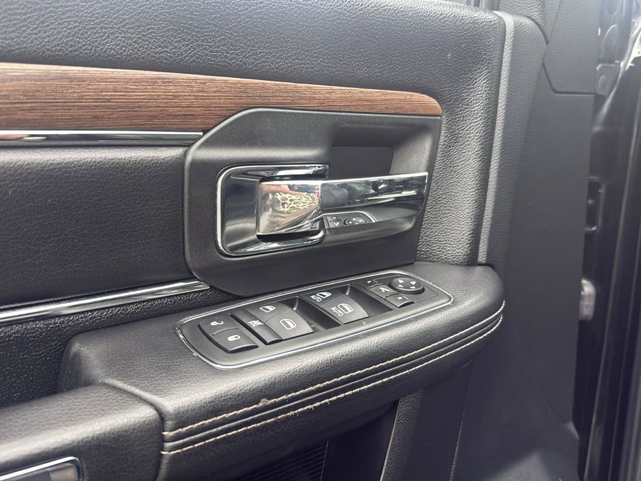 Used 2015 RAM 2500 Laramie w/ Convenience Group AWD/4WD image 13