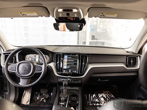 Used 2018 Volvo XC60 T5 Momentum w/ Convenience Package AWD/4WD image 34