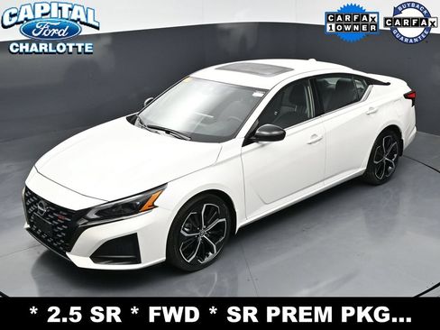Used 2023 Nissan Altima 2.5 SR w/ SR Premium Package FWD image 29