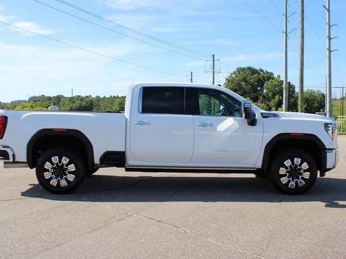 Used 2024 GMC Sierra 2500 Denali w/ Denali Reserve Package AWD/4WD image 6