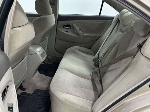 Used 2011 Toyota Camry LE image 22