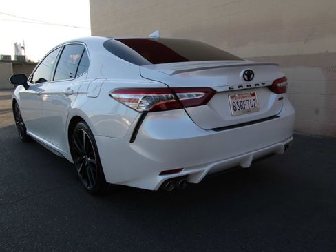 Used 2020 Toyota Camry XSE w/ Blackout Package image 7