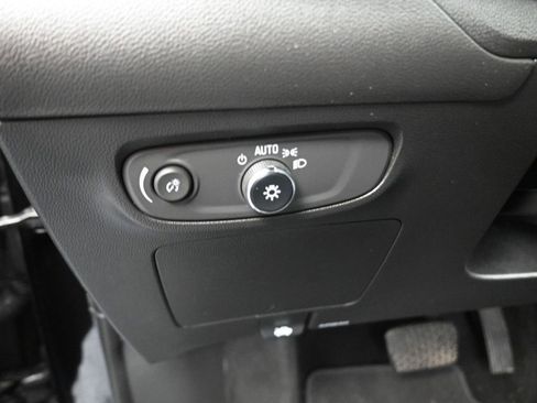 Used 2024 Buick Encore GX Sport Touring FWD image 8